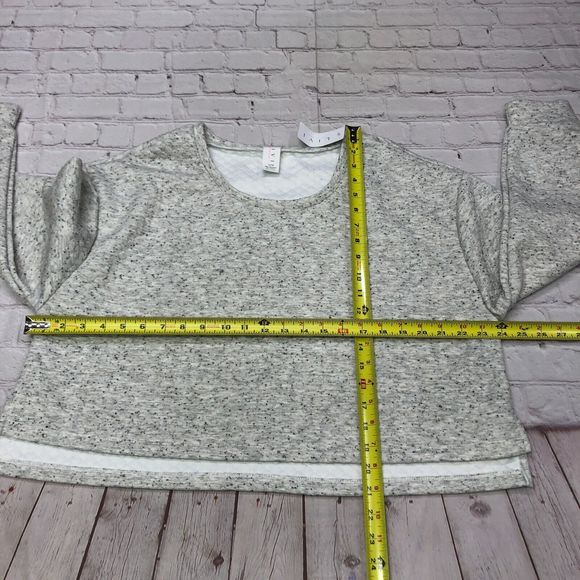NWT LIVI for Lane Bryant Women Oversized Sweatshirt Size 14 / 16 Cropped M113 -7 - Picture 2 of 14